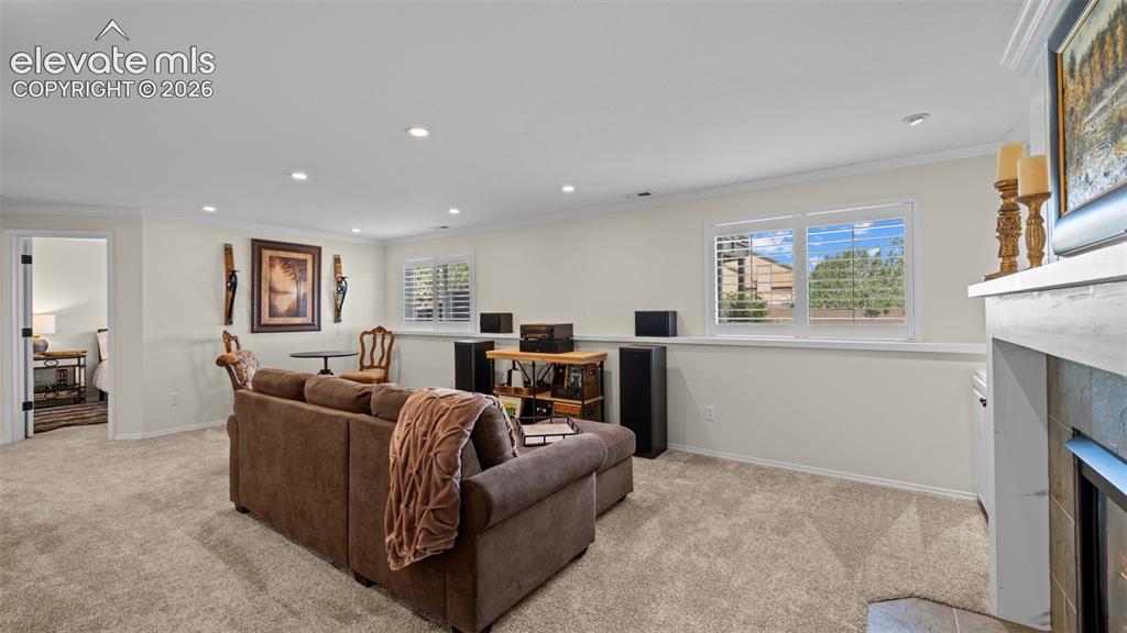 Image 23 of 30: Family Room