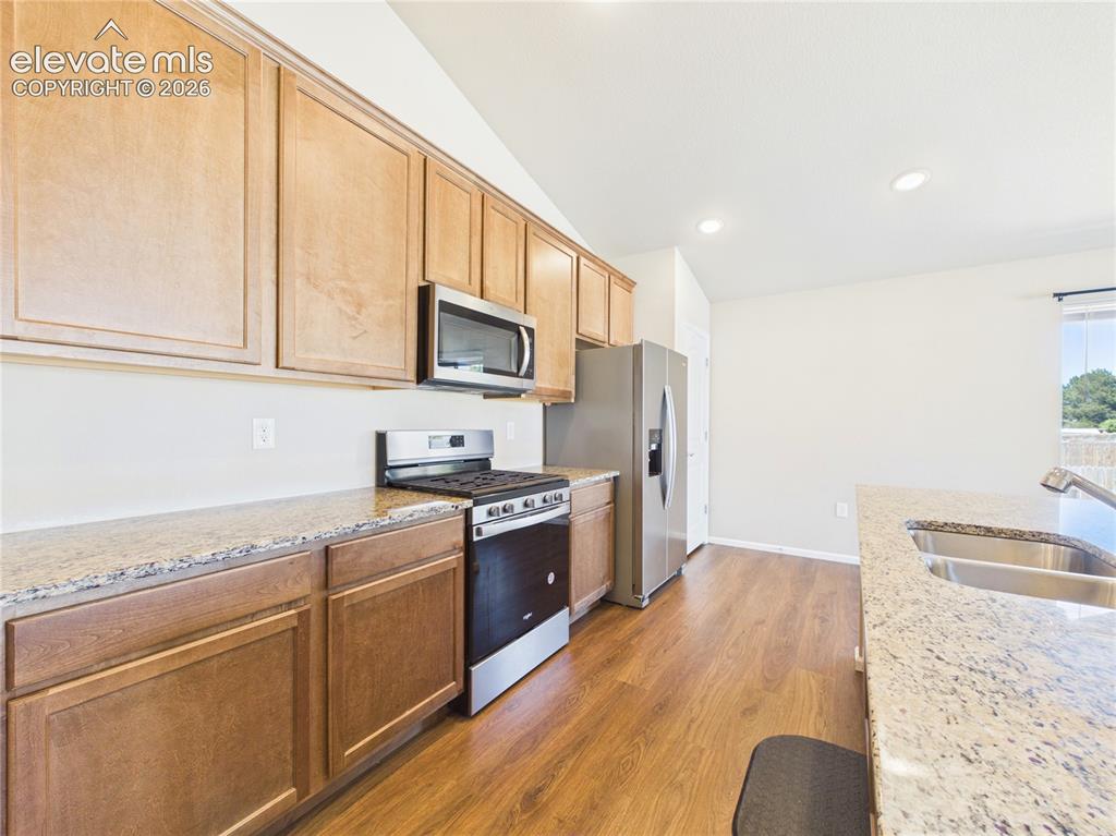 Image 14 of 43: Kitchen