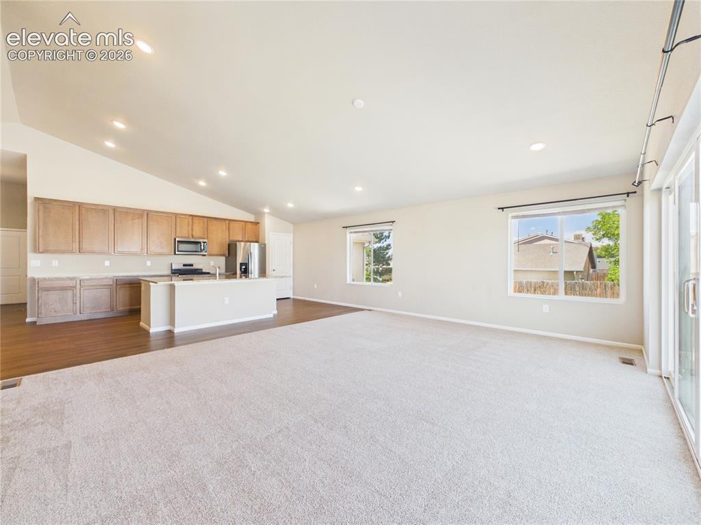 Image 18 of 43: Living Room