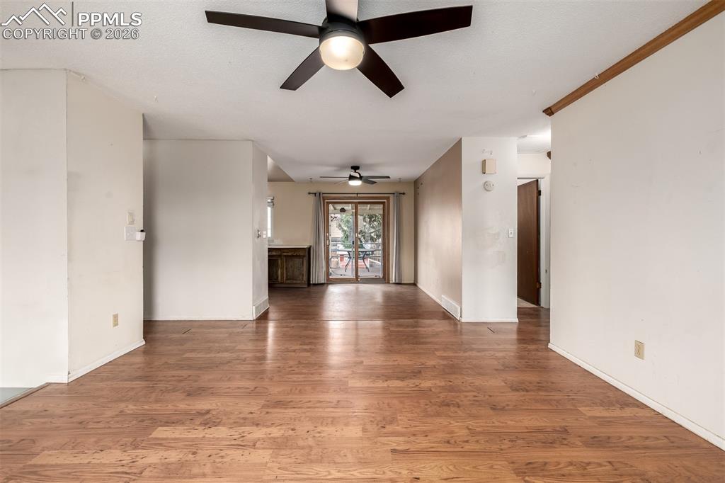 Image 11 of 41: Living Room