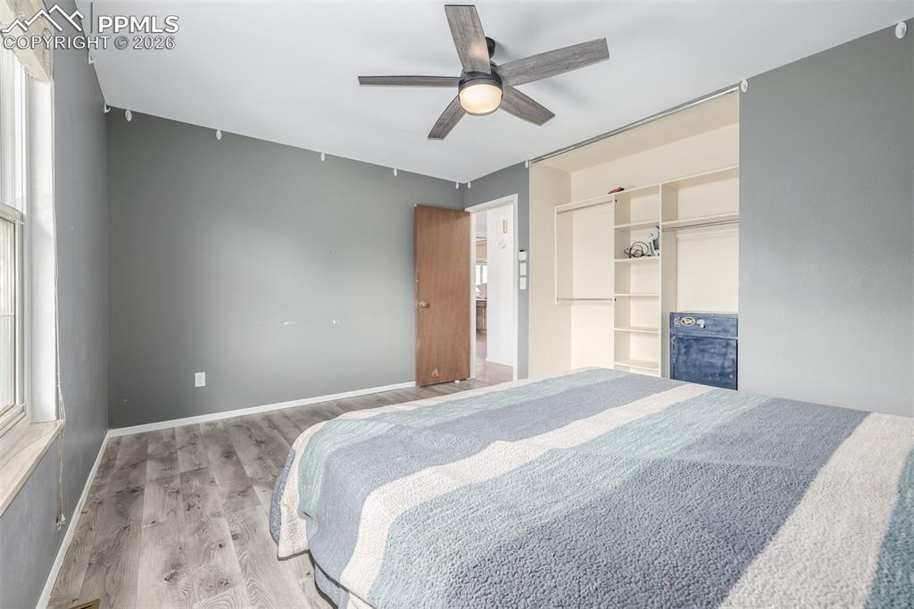 Image 19 of 41: Bedroom