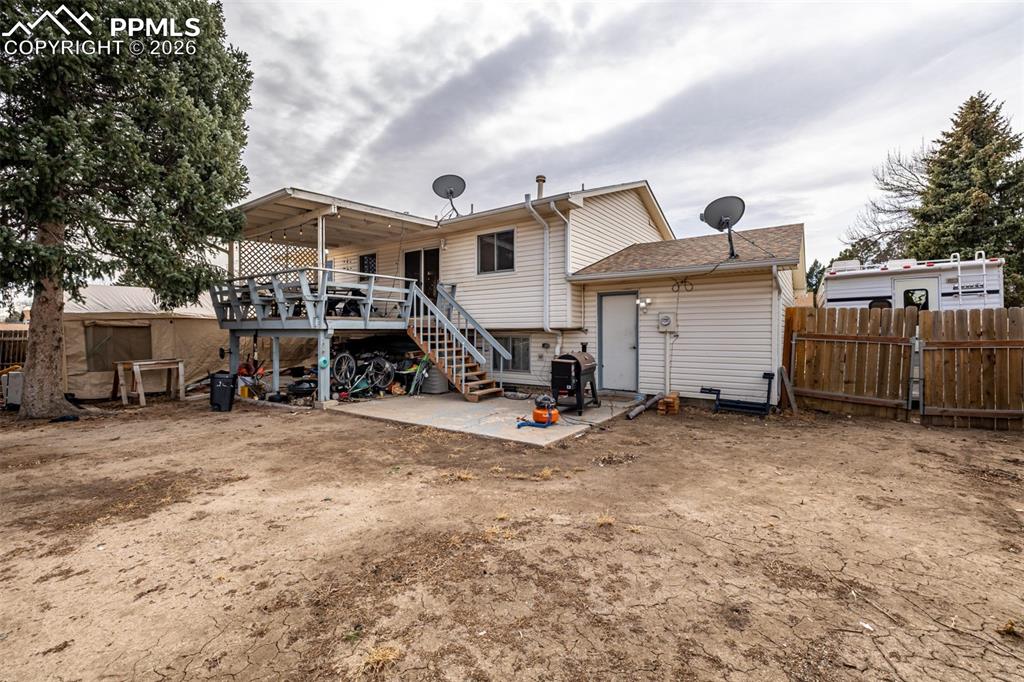 Image 34 of 41: Back of Structure