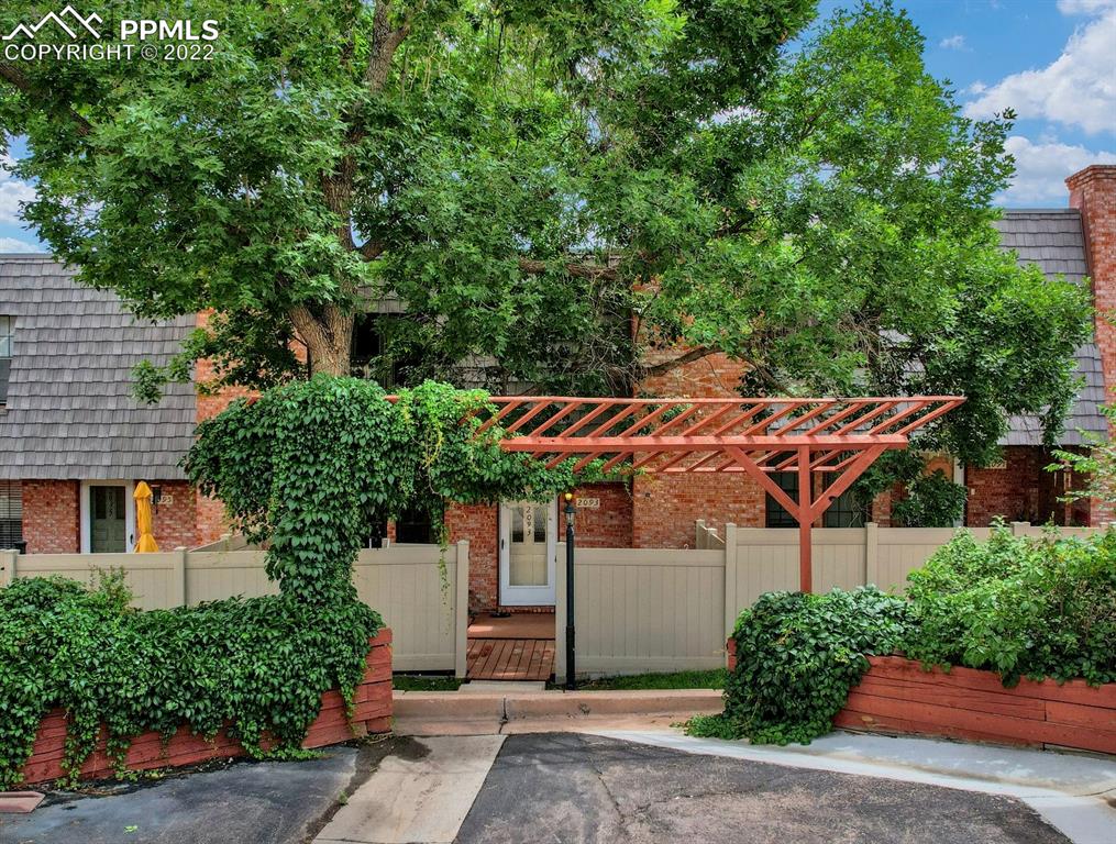 Listing 8183299, Image 1 of 38