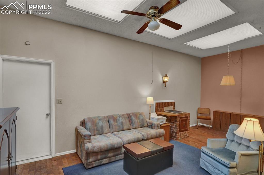 Listing 8183299, Image 15 of 38