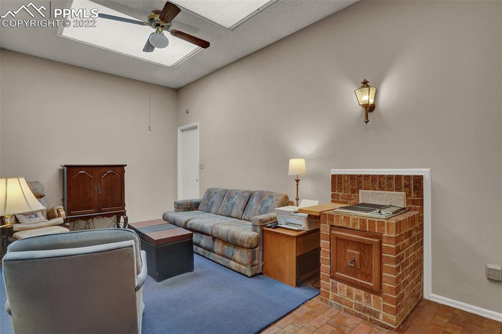 Listing 8183299, Image 16 of 38