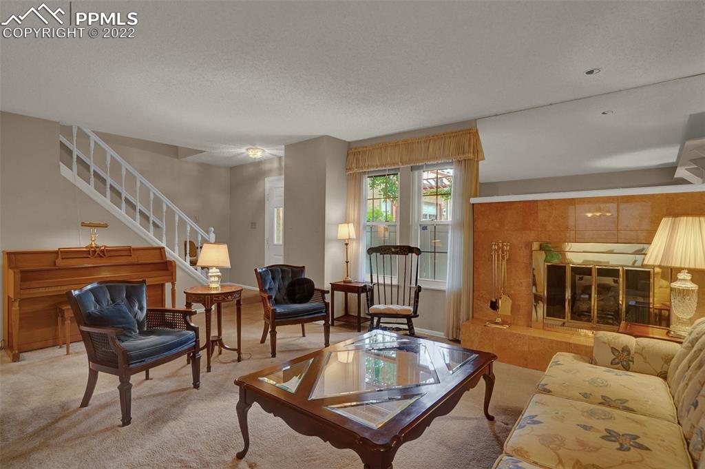 Listing 8183299, Image 4 of 38