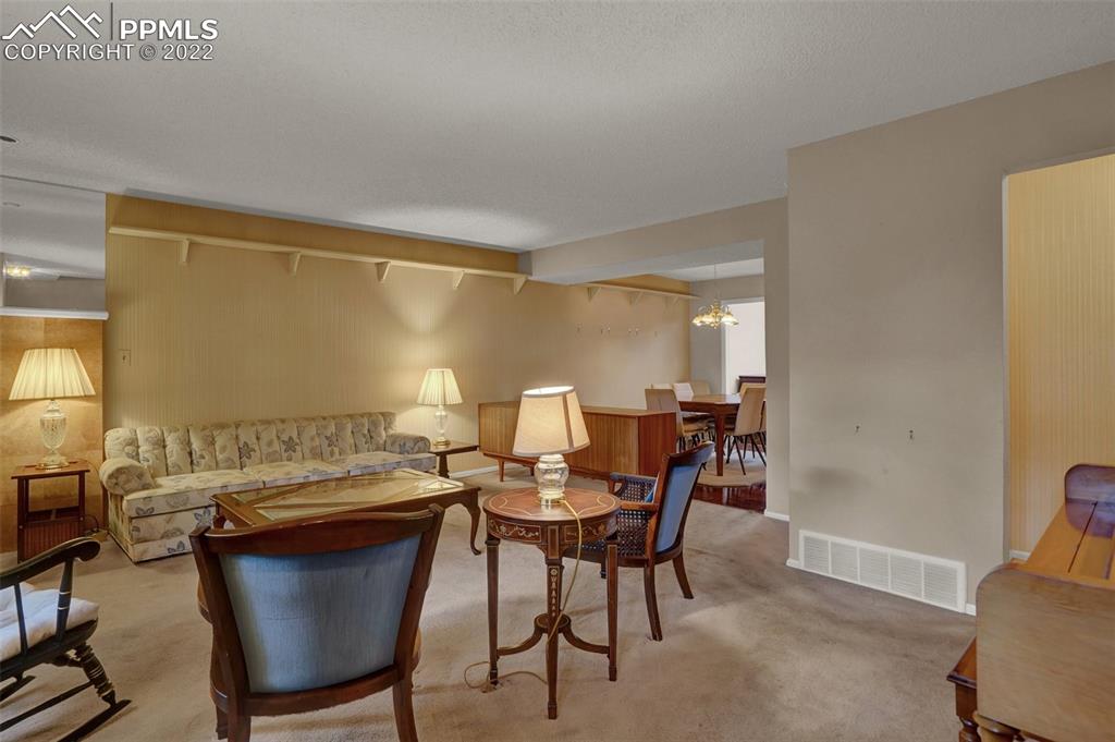 Listing 8183299, Image 6 of 38