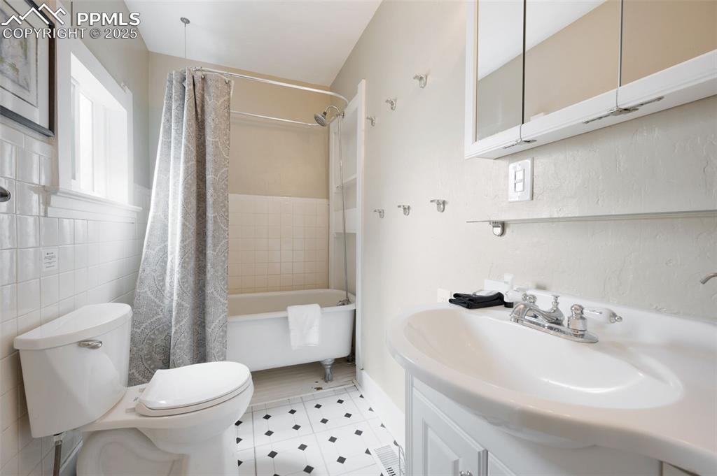 Image 15 of 42: Updated Full bath