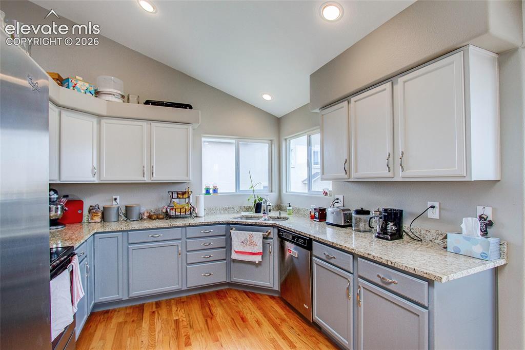 Image 11 of 39: Kitchen