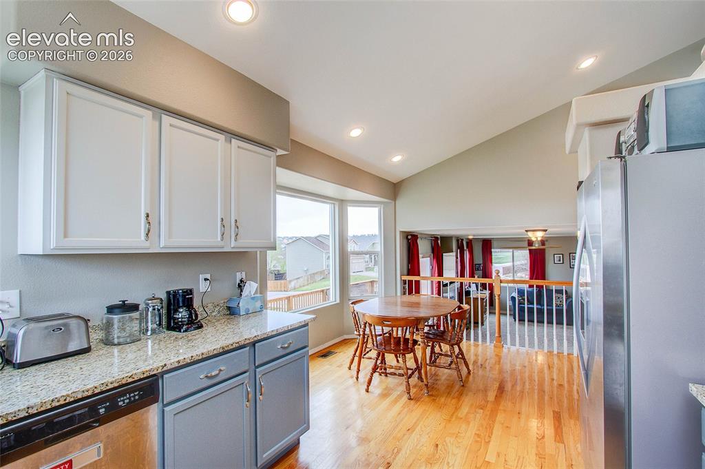 Image 12 of 39: Kitchen