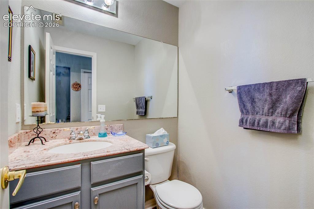 Image 18 of 39: Bathroom
