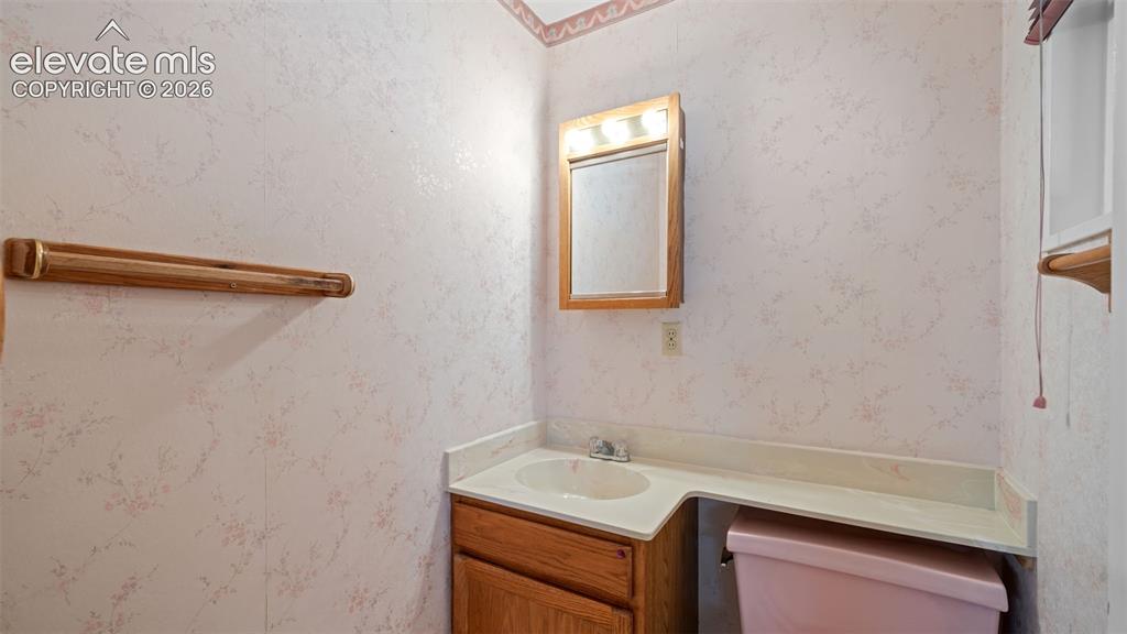Image 13 of 38: Bathroom