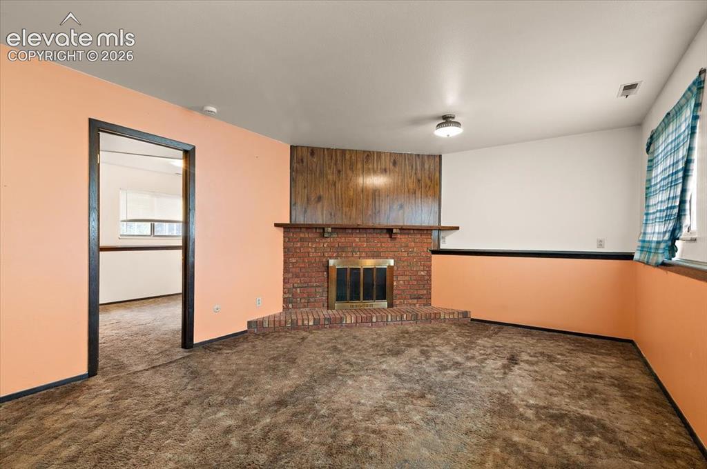 Image 15 of 29: Living Room