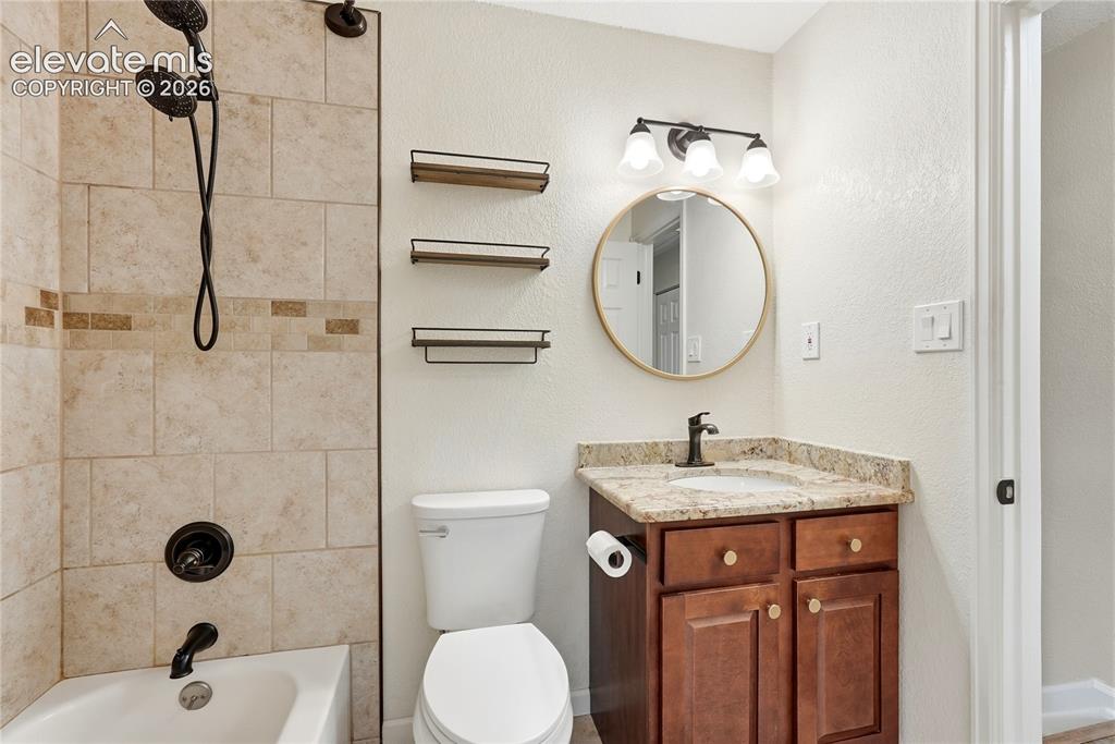 Image 15 of 49: Bathroom