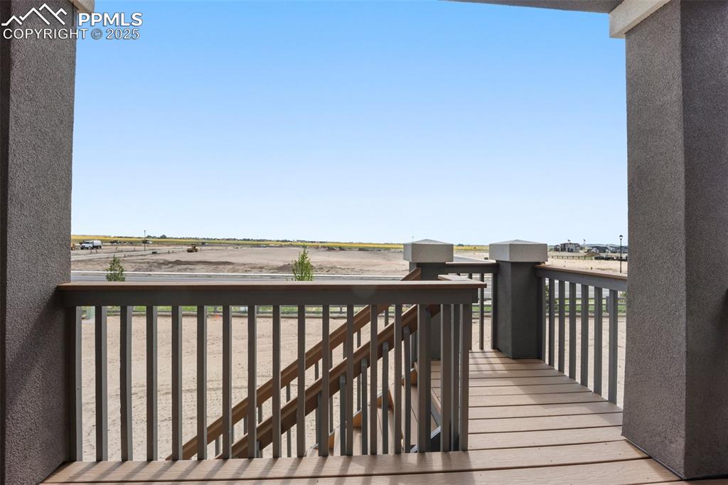 Image 44 of 50: Deck