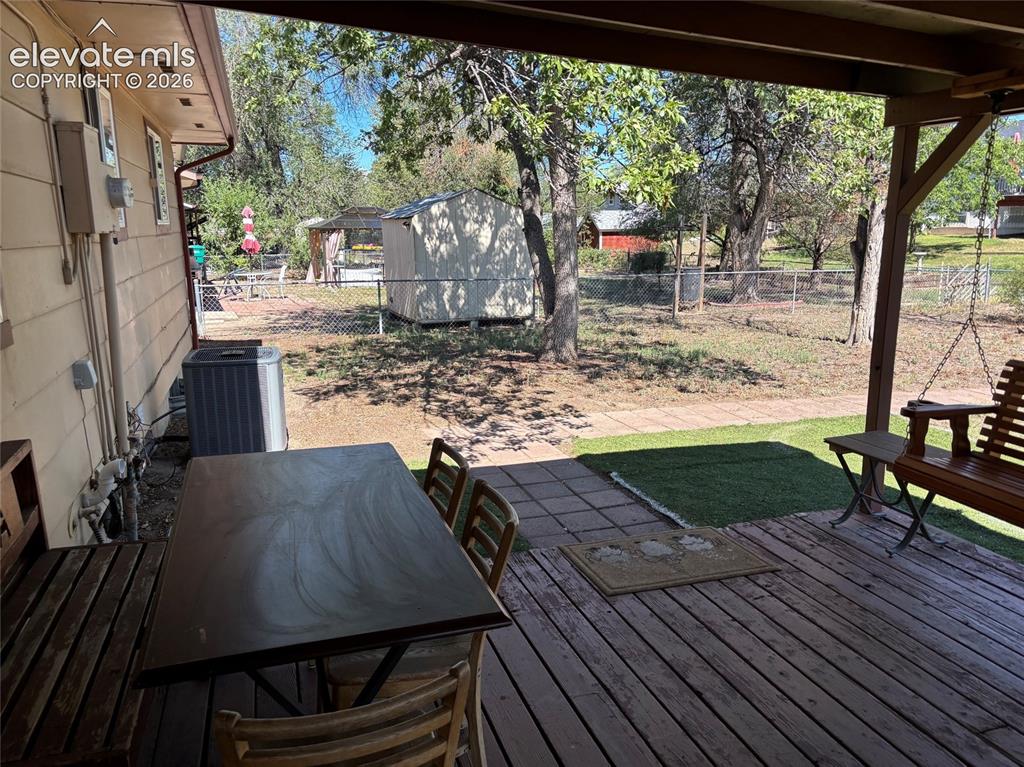 Image 8 of 18: Great patio for gatherings