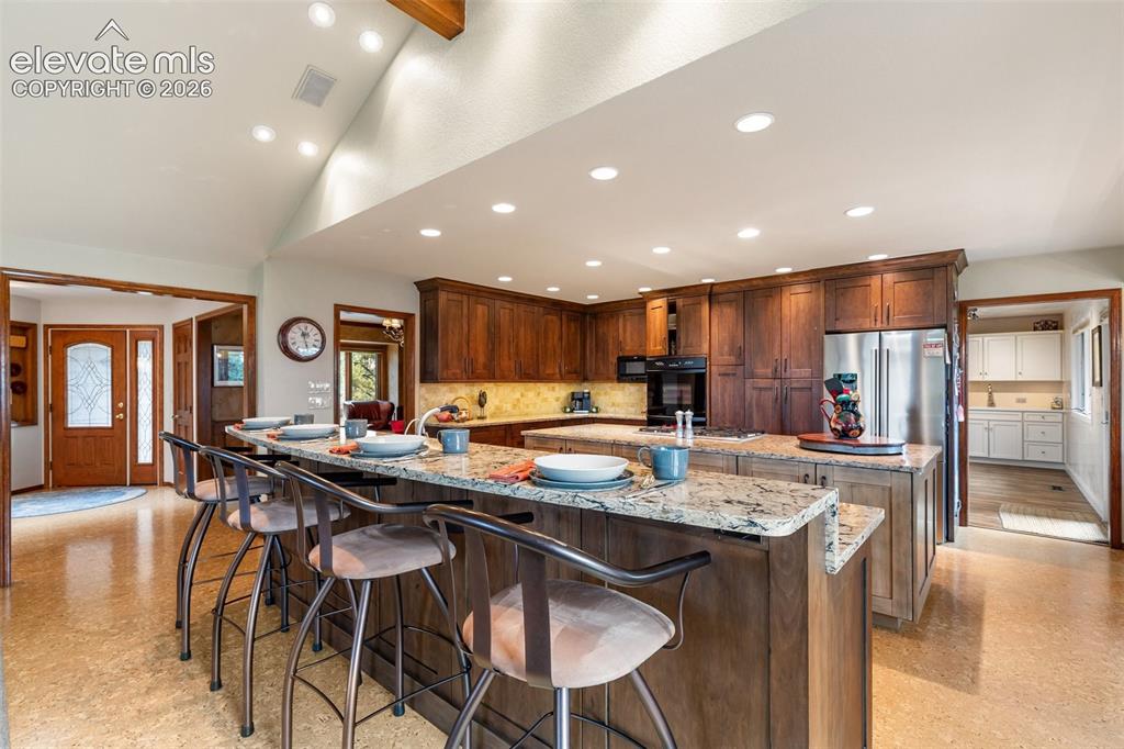 Image 8 of 50: Kitchen