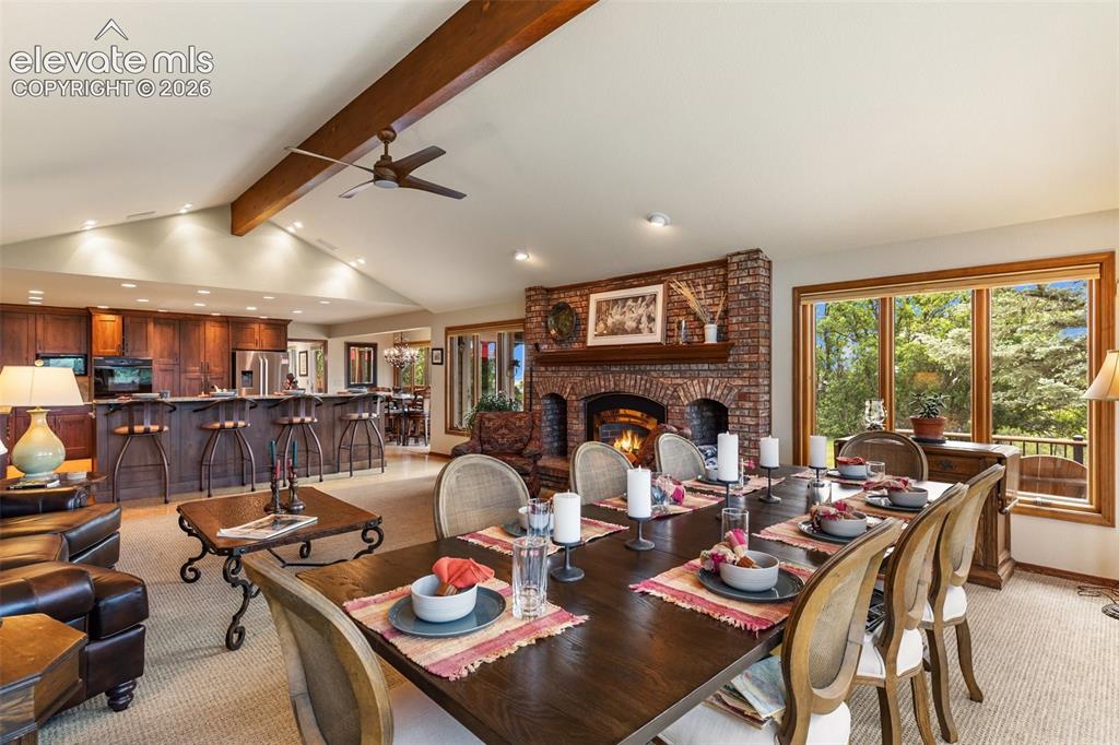 Image 9 of 50: Dining Area
