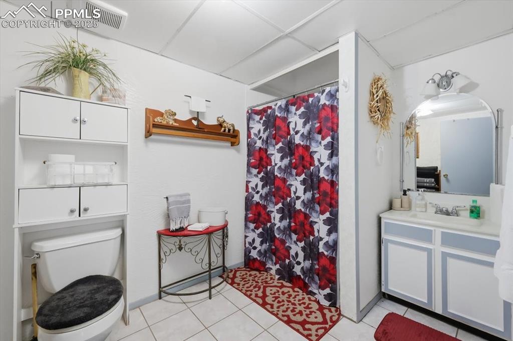 Image 20 of 49: In-law suite bathroom