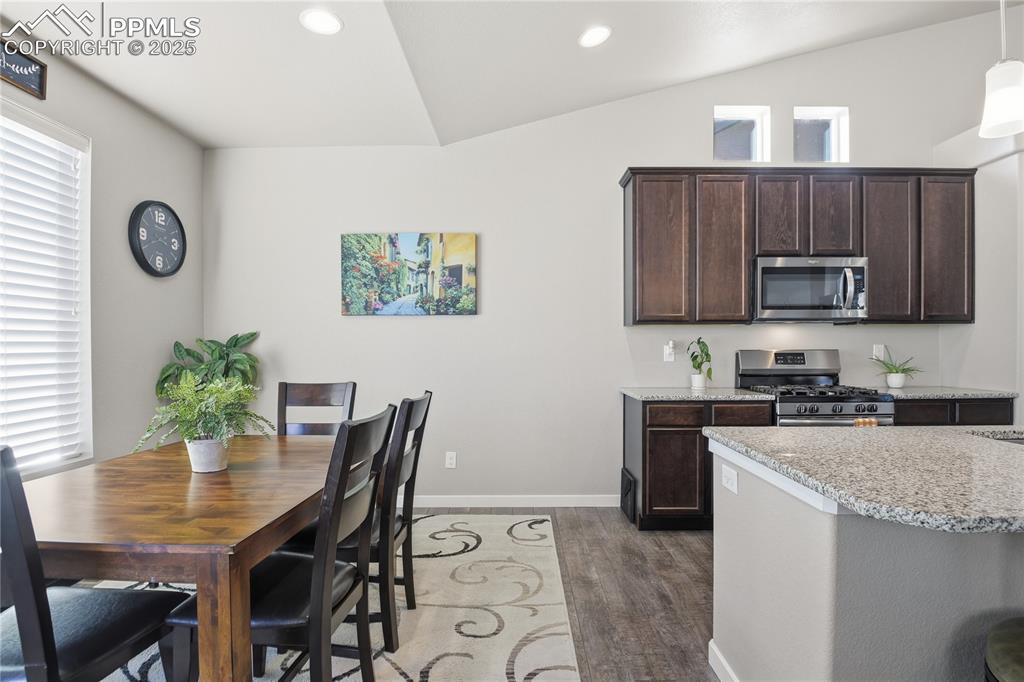 Image 10 of 42: Kitchen