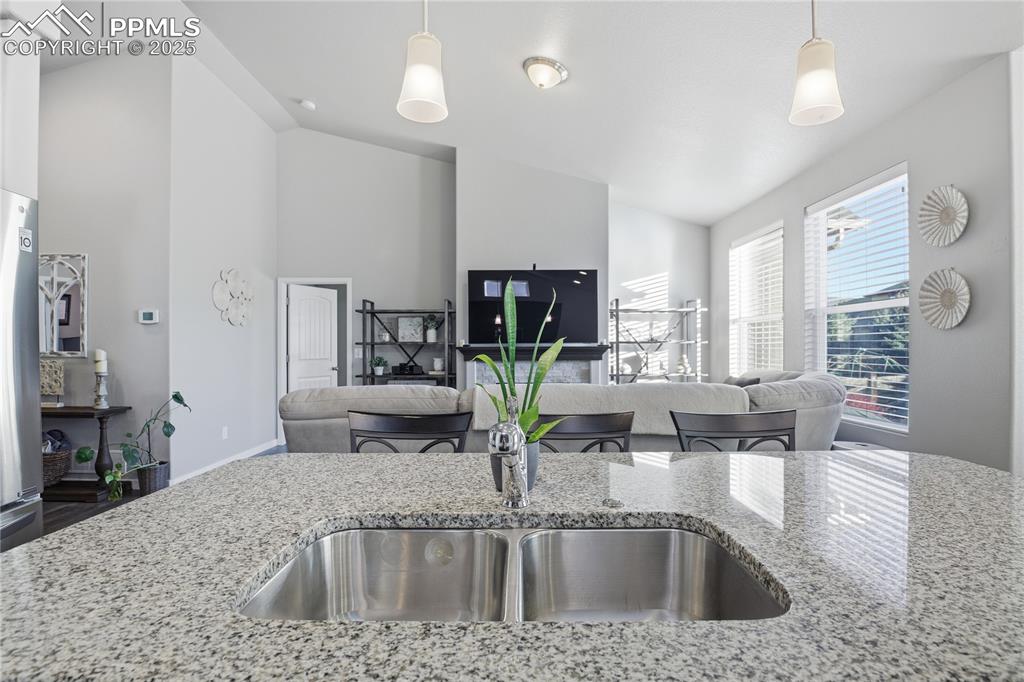 Image 14 of 42: Kitchen