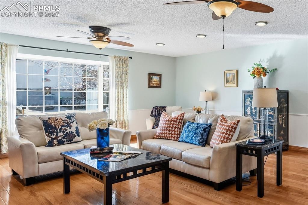 Image 11 of 46: Living Room