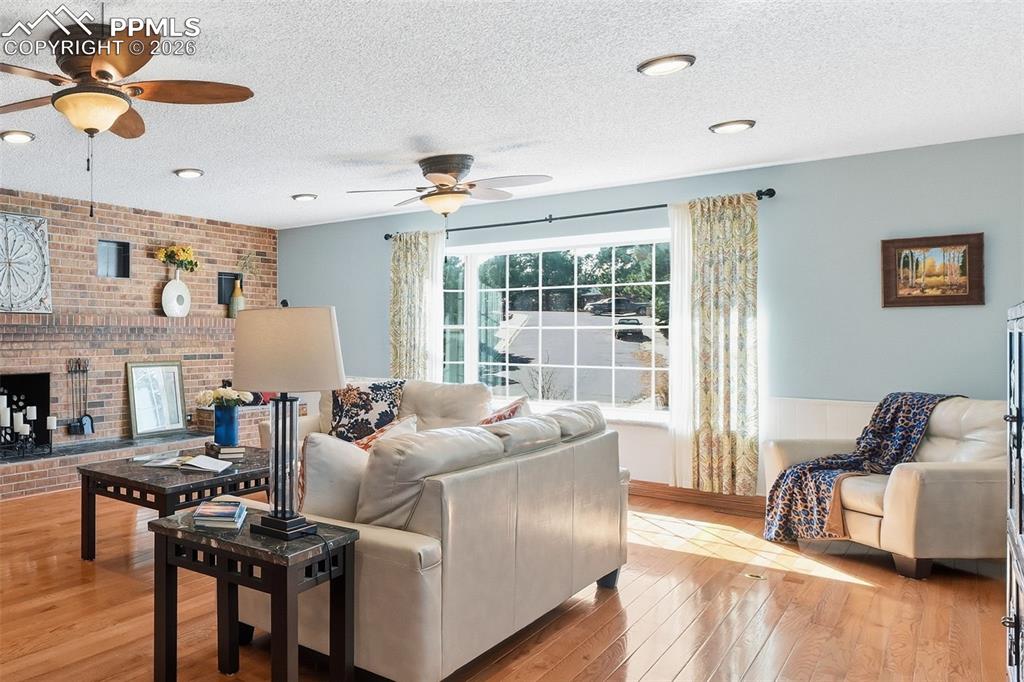 Image 12 of 46: Living Room