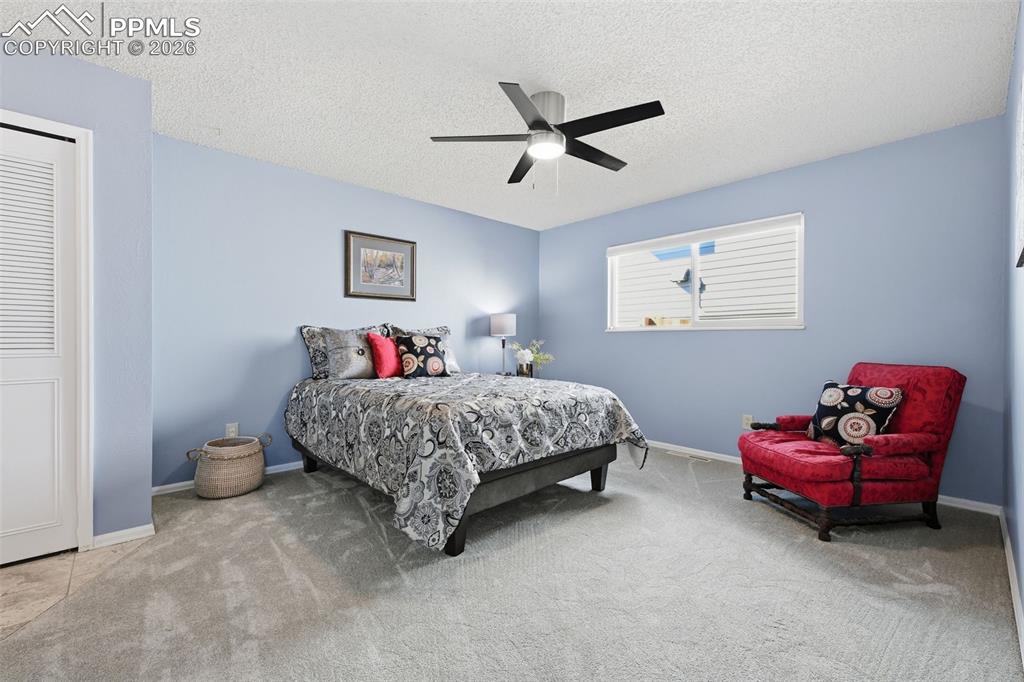 Image 17 of 46: Bedroom