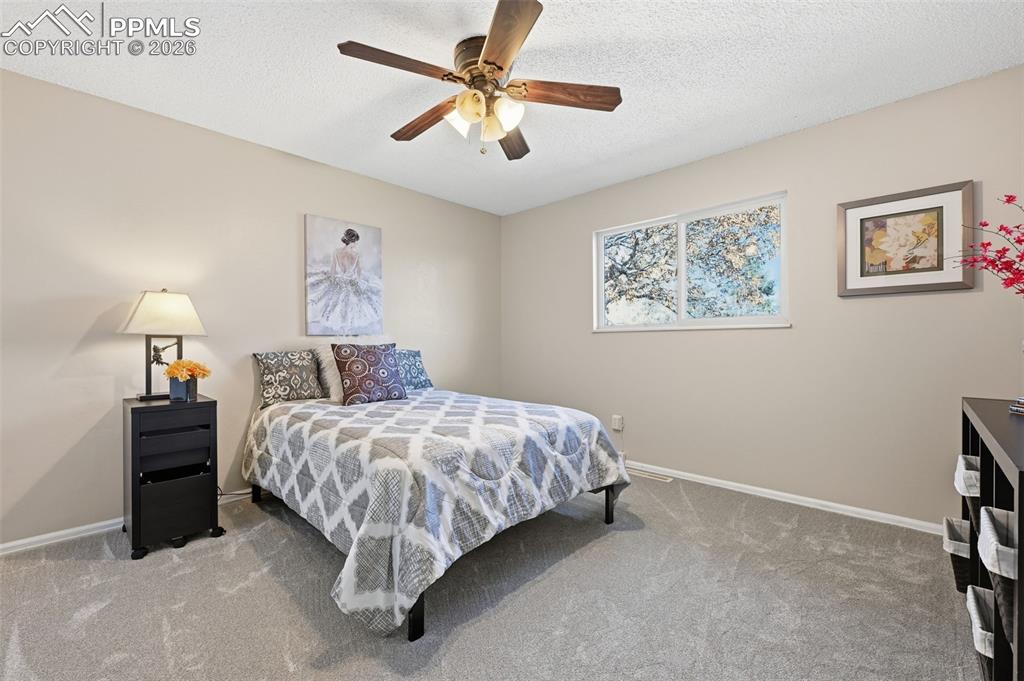 Image 19 of 46: Bedroom