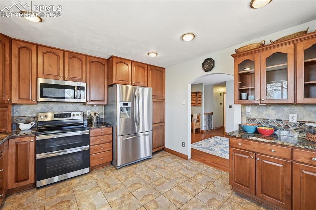 Image 3 of 46: Kitchen