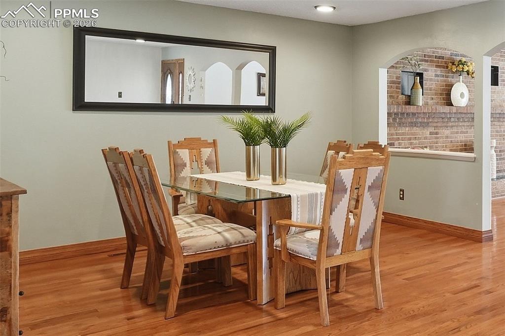 Image 8 of 46: Dining Area