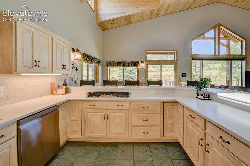 Image 10 of 37: Kitchen