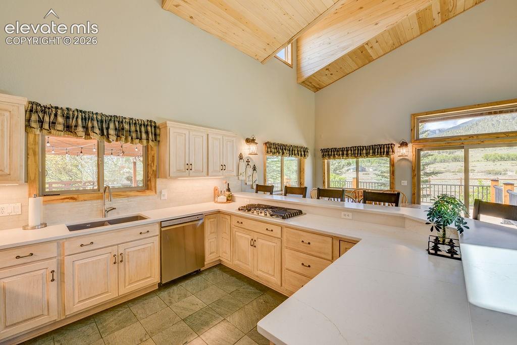 Image 11 of 37: Kitchen