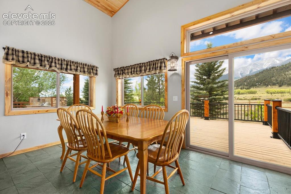 Image 13 of 37: Dining Area