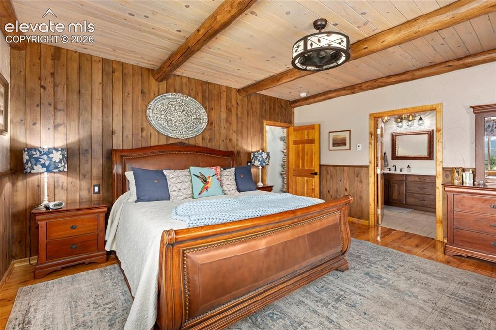 Image 16 of 37: Bedroom