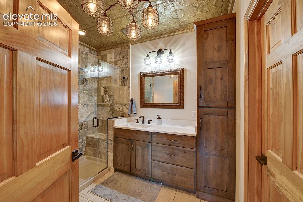 Image 17 of 37: Bathroom