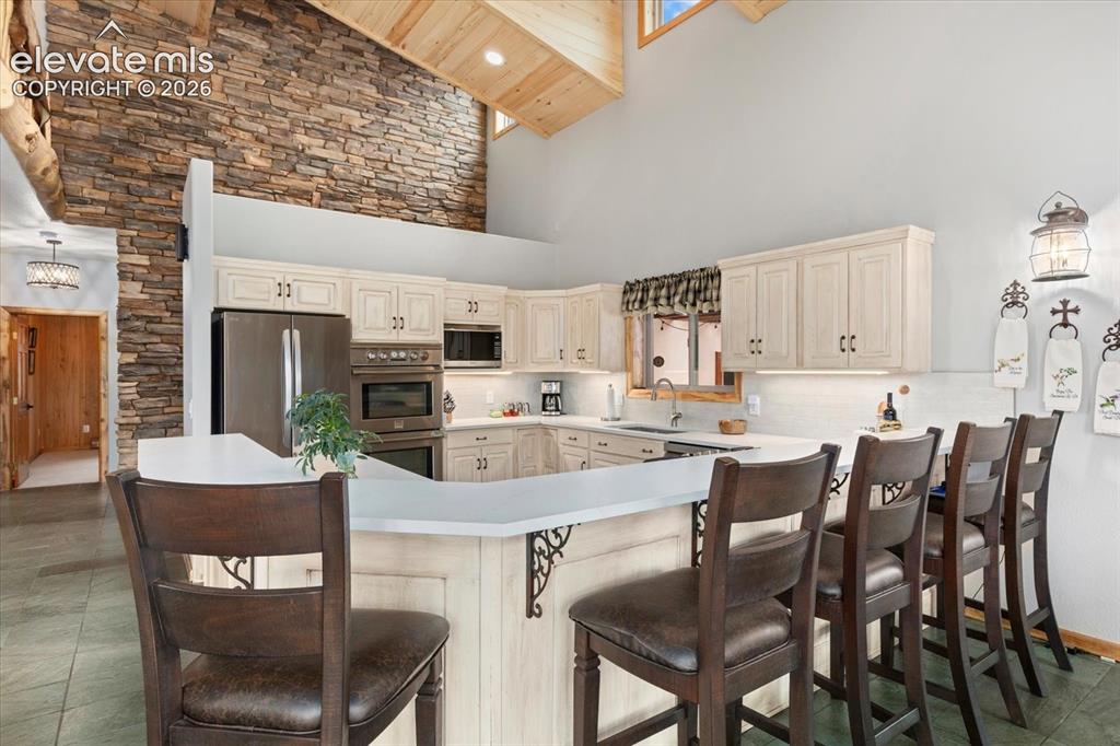 Image 9 of 37: Kitchen