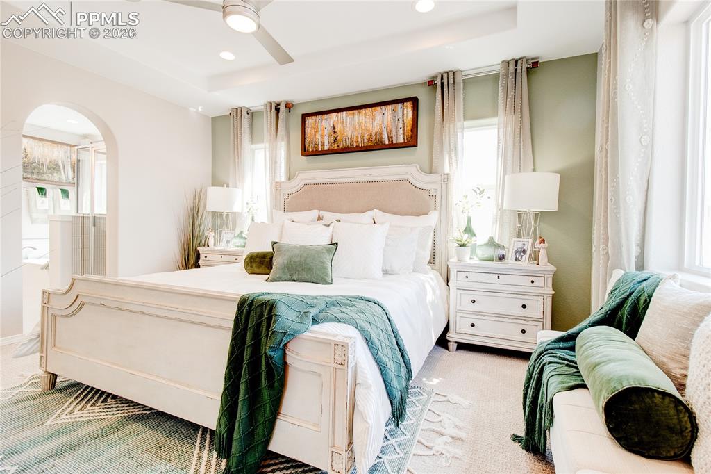 Image 16 of 23: Bedroom