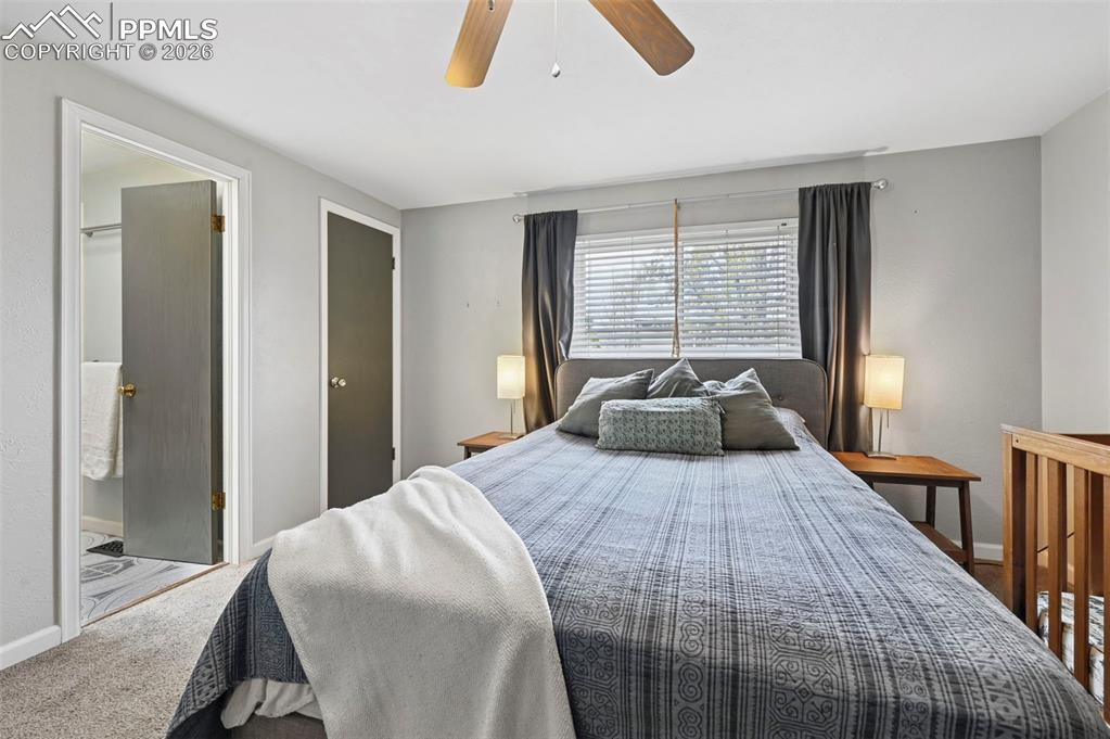 Image 17 of 26: Bedroom