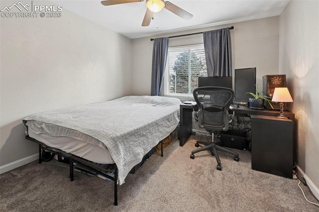 Image 19 of 26: Bedroom