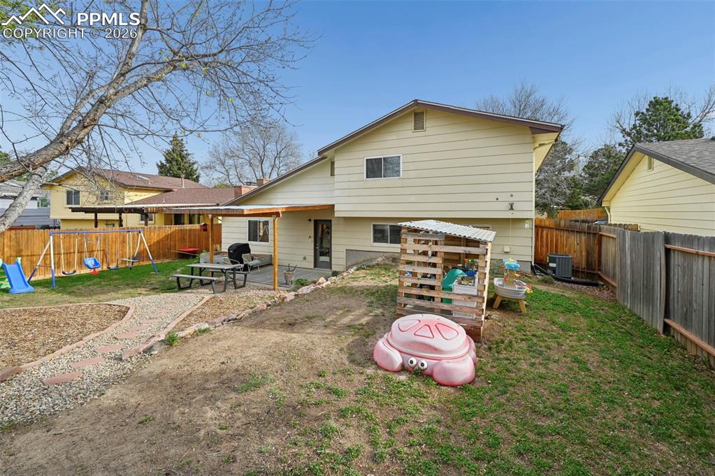 Image 25 of 26: Back of Structure