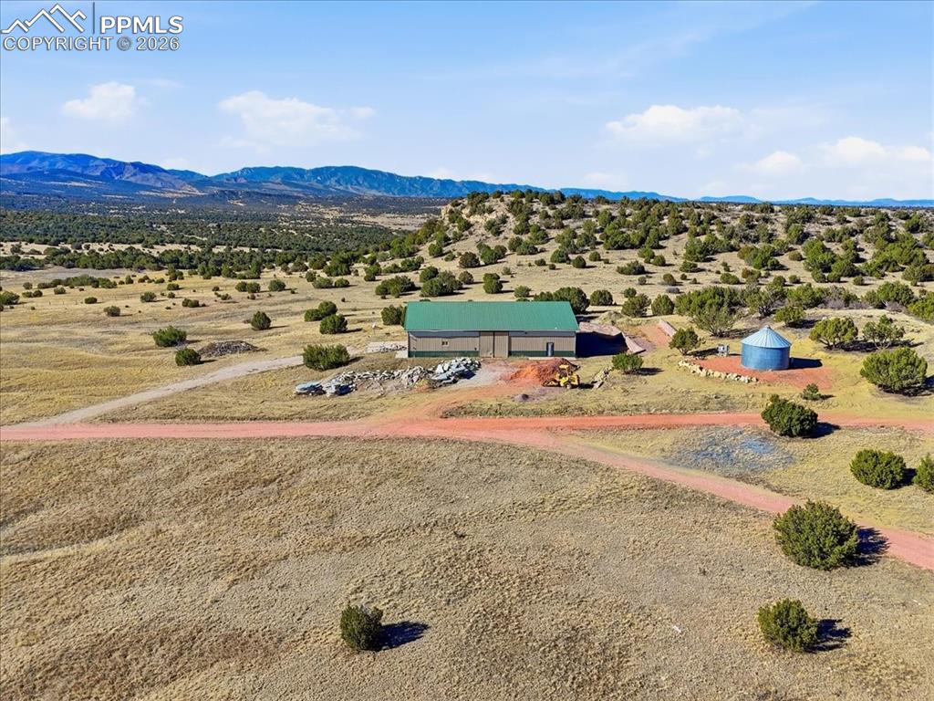 Image 13 of 24: Outbuilding