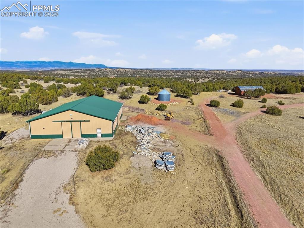 Image 14 of 24: Outbuilding