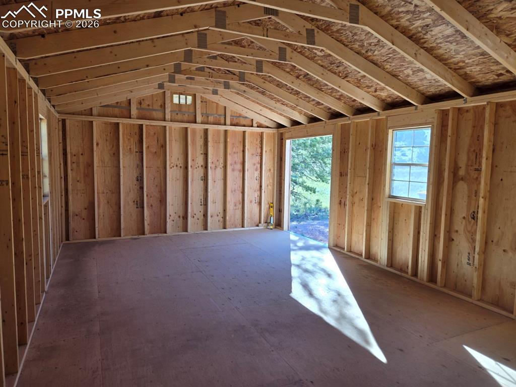 Image 27 of 32: Storage