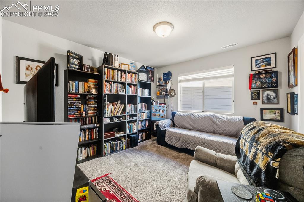 Image 31 of 40: Sitting Room