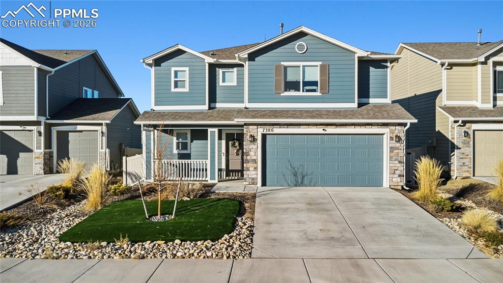 Image 4 of 40: Front of Structure