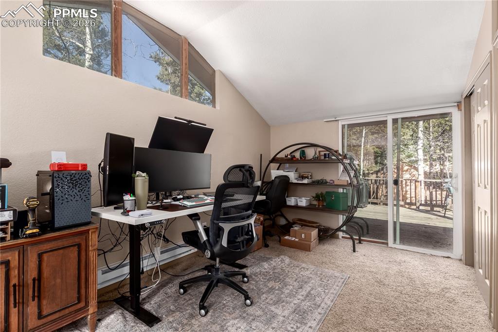 Image 25 of 31: Bedroom