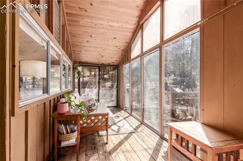 Image 4 of 31: Sun Room