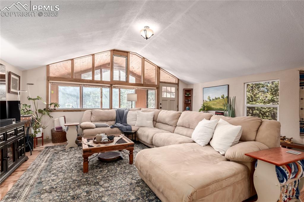 Image 5 of 31: Living Room