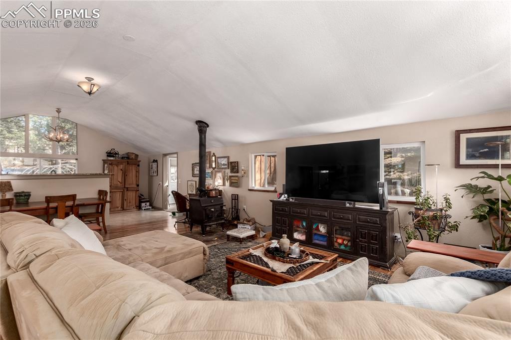 Image 8 of 31: Living Room